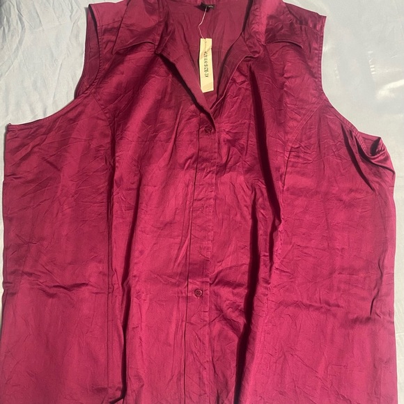 Elegant Blouse with Flowy Sleeves and Lace Accents - Picture 2 of 11